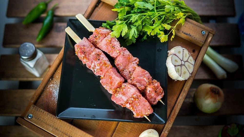 Свински шишчета от врат мариновани 400 г
